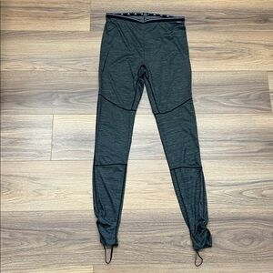 Simms Womens Lightweight Core Bottom in Gray/Black Size Large